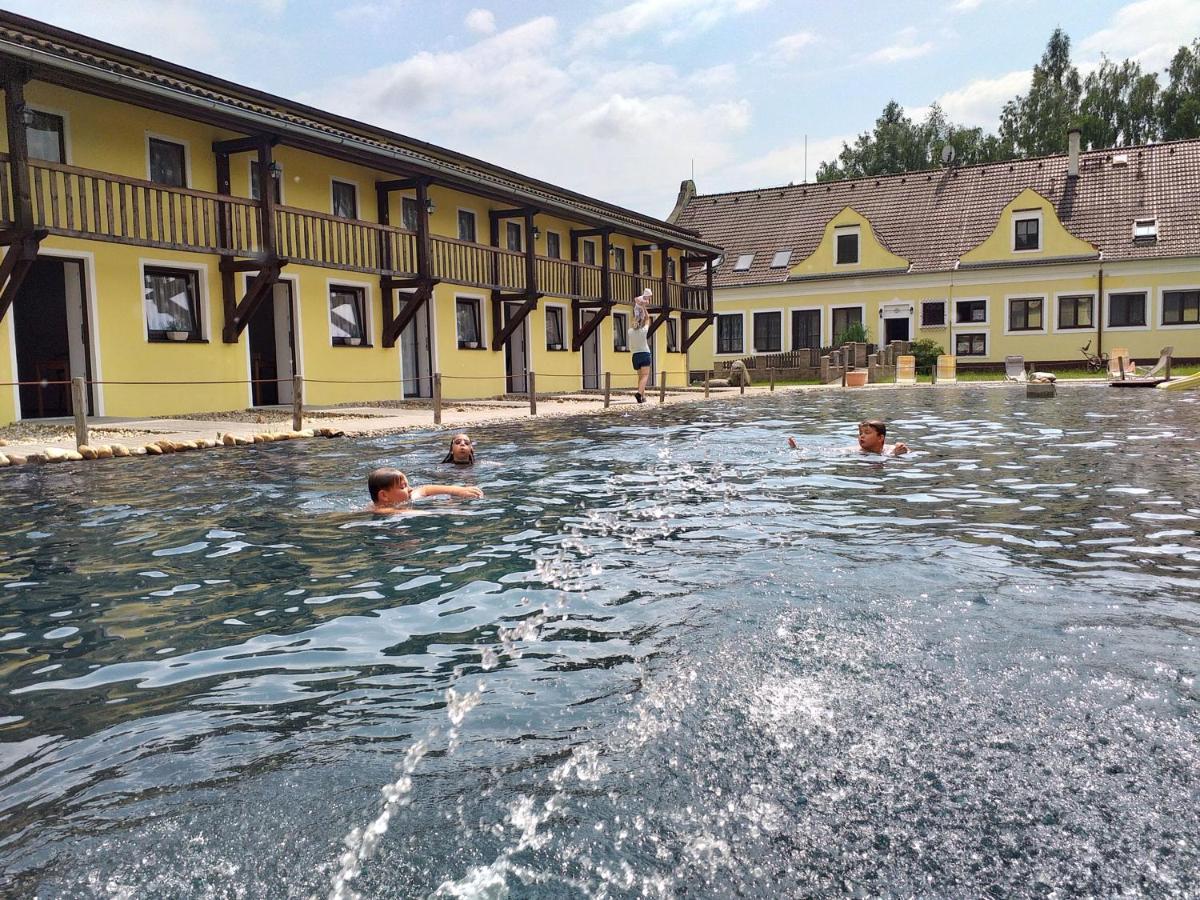 Aparthotel Blatsky Dvur Veselí nad Lužnicí Exterior foto